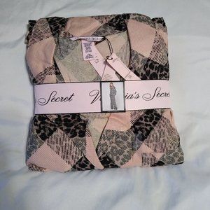 NWT Victoria's Secret 2 piece flannel pajama PJ set